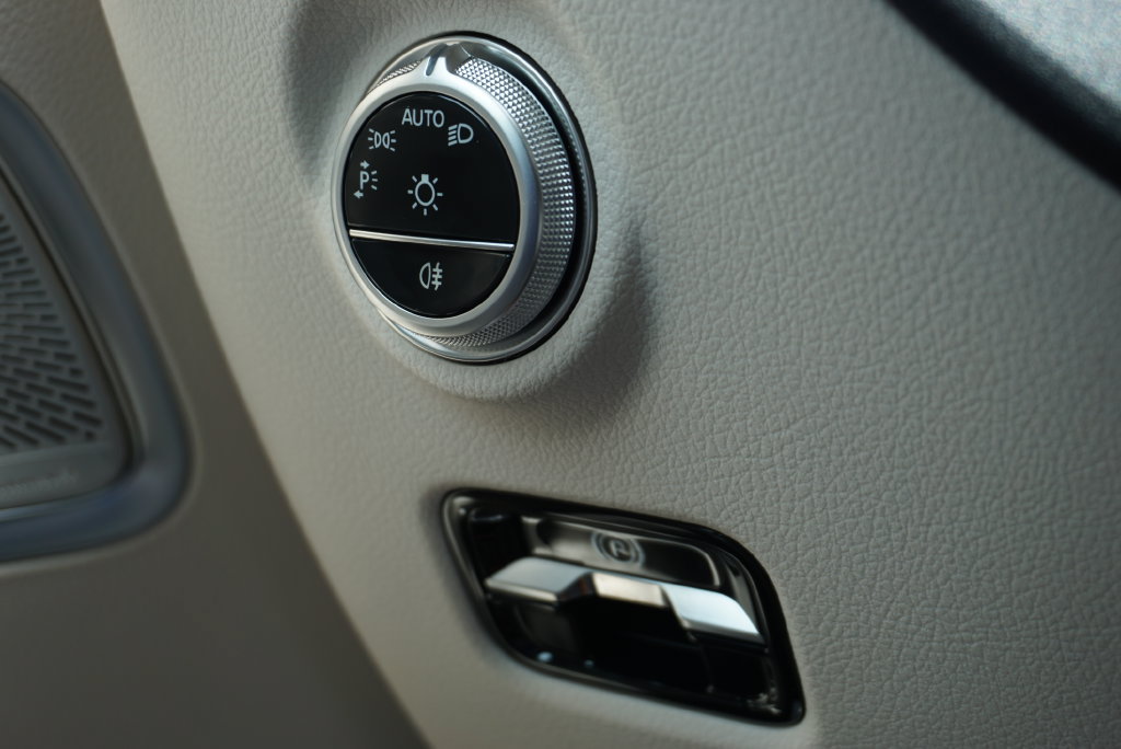 Used 2025 Mercedes-Benz C 300 4MATIC Sedan image 32
