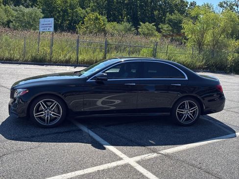 Used 2019 Mercedes-Benz E 300 4MATIC w/ Premium 1 Package image 2