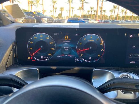 Used 2022 Mercedes-Benz GLB 250 image 18