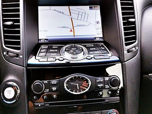 Used 2017 INFINITI QX70 2WD w/ Premium Package image 19