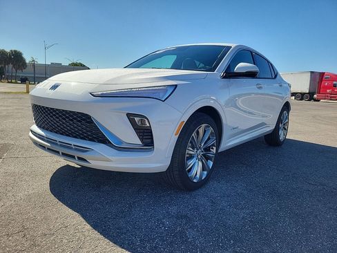 New 2026 Buick Envista Avenir image 2