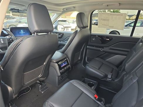 New 2026 Lincoln Aviator Reserve image 13