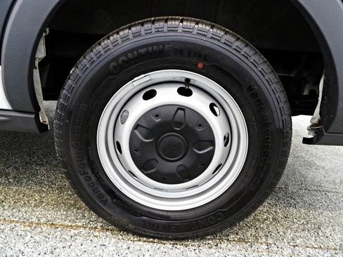 Used 2016 Ford Transit 150 XL RWD image 17