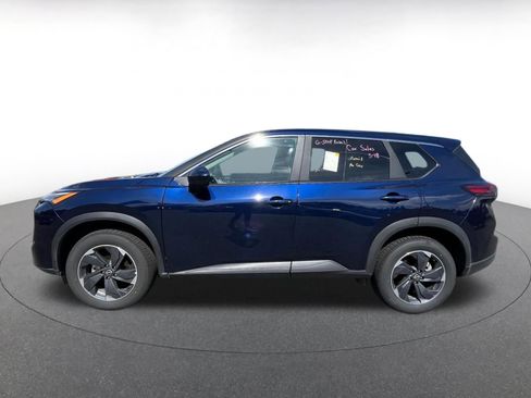 Used 2025 Nissan Rogue SV FWD image 4