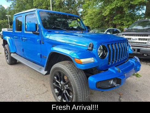 Used 2023 Jeep Gladiator Overland AWD/4WD image 2