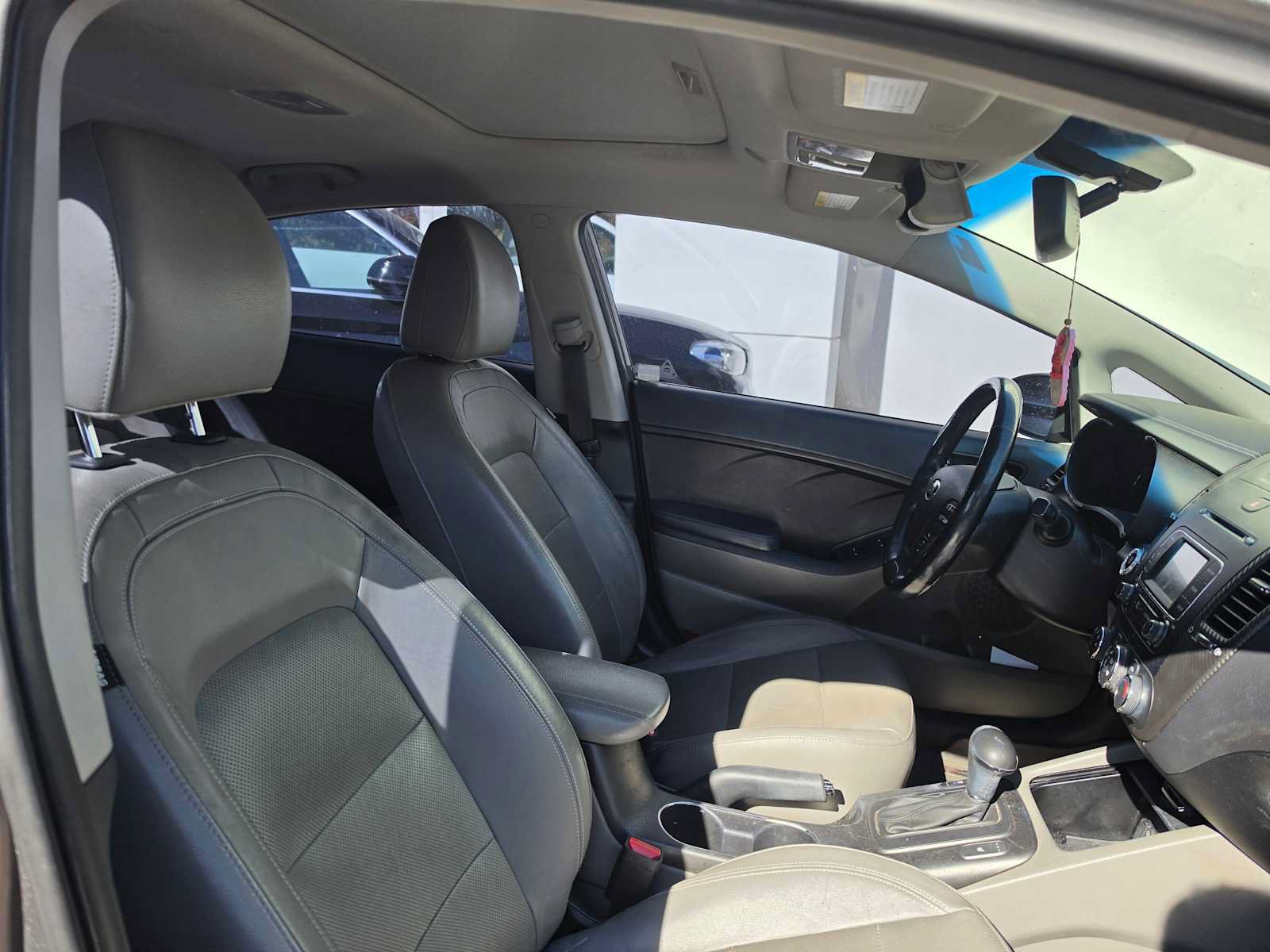 Used 2014 Kia Forte EX w/ Premium Package FWD image 9