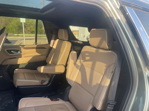 Used 2023 Chevrolet Tahoe Premier w/ Premium Package 2 image 7