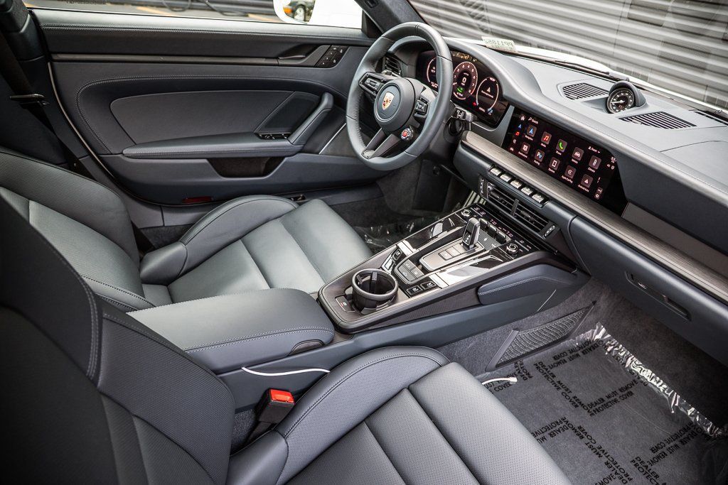 Certified 2025 Porsche 911 Carrera GTS RWD image 15