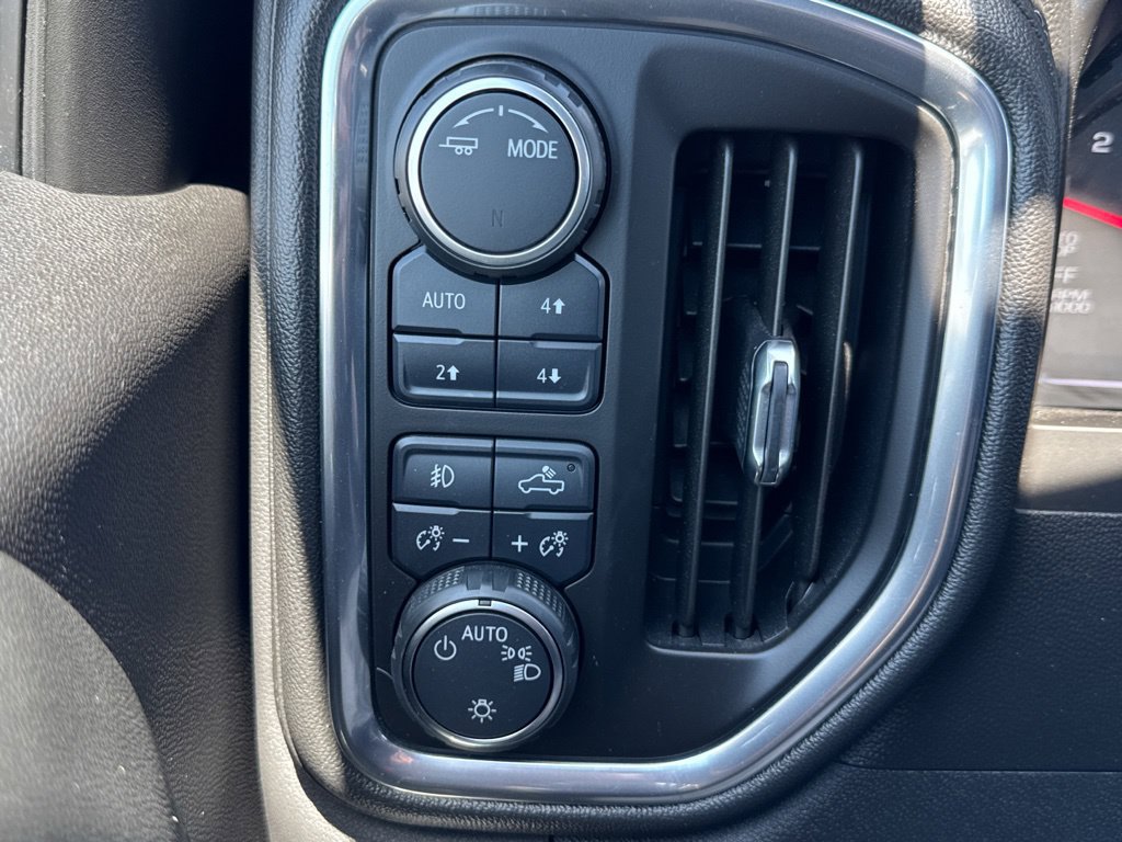 Used 2020 Chevrolet Silverado 1500 RST AWD/4WD image 13