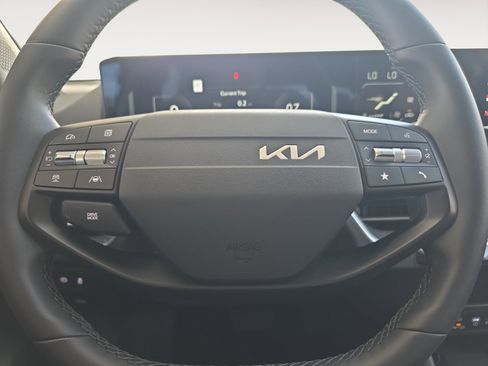 Certified 2025 Kia K4 EX image 11