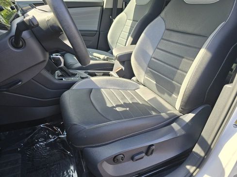 Certified 2024 Volkswagen Taos SEL AWD/4WD image 35