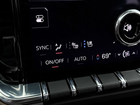 Used 2025 GMC Yukon Denali Ultimate AWD/4WD image 42