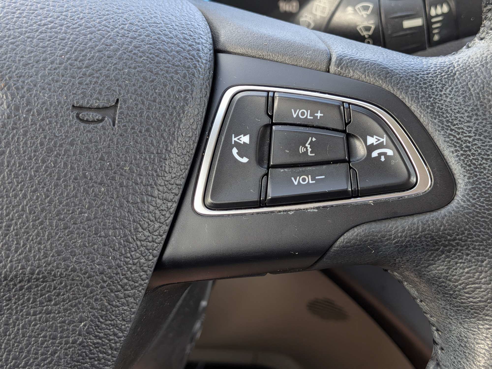 Used 2019 Ford Escape SEL FWD image 27