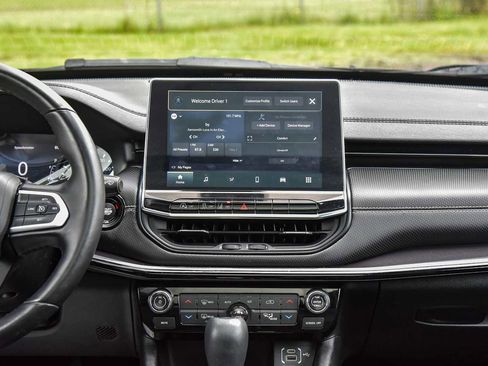 Certified 2022 Jeep Compass Latitude w/ Sun and Sound Group AWD/4WD image 19