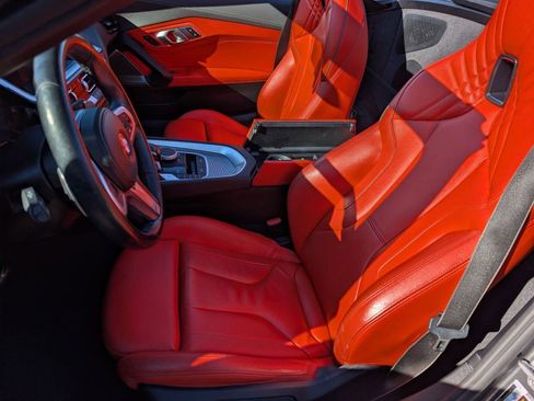 Used 2022 BMW Z4 M40i w/ Premium Package image 5