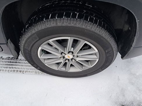 Used 2022 Chevrolet Traverse LT image 9