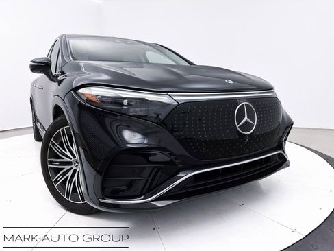 Used 2023 Mercedes-Benz EQS 580 4MATIC SUV image 3