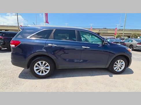 Used 2016 Kia Sorento FWD image 37