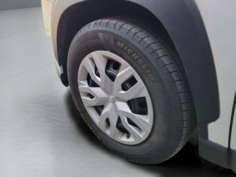 Used 2023 Toyota Corolla Cross L image 30