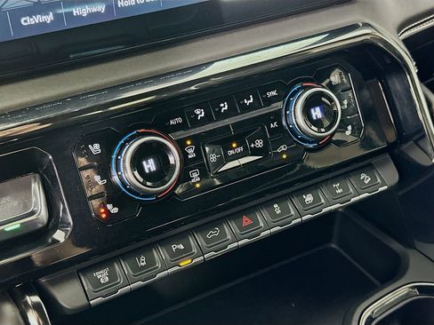 Used 2024 GMC Sierra 2500 AT4X image 27