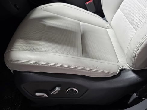 Certified 2025 Hyundai Santa Fe Limited FWD image 25