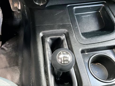 Used 2018 RAM 2500 Tradesman w/ Chrome Appearance Group image 32