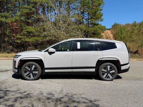 New 2026 Hyundai Ioniq 9 SEL image 3