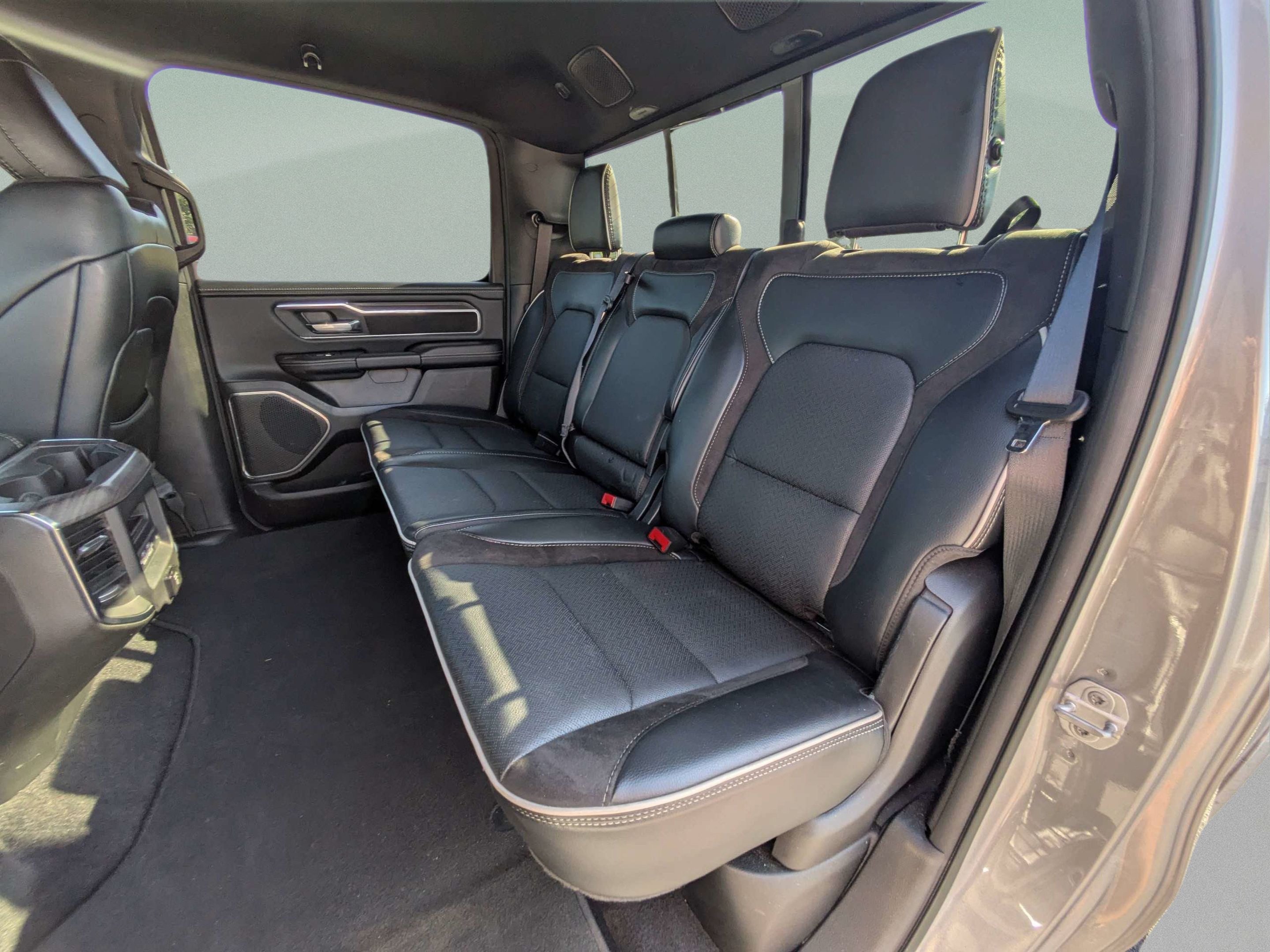 Used 2026 RAM 1500 Laramie AWD/4WD image 10