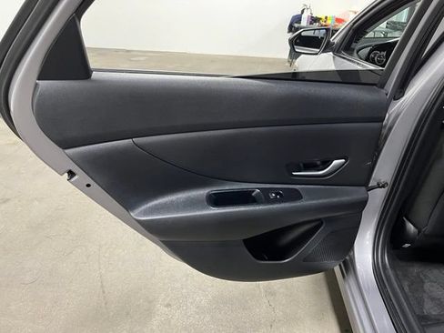 Used 2025 Hyundai Elantra SEL FWD image 20