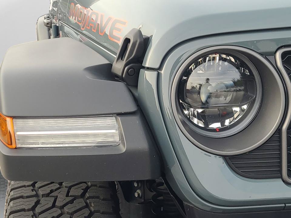 Used 2026 Jeep Gladiator Mojave AWD/4WD image 27