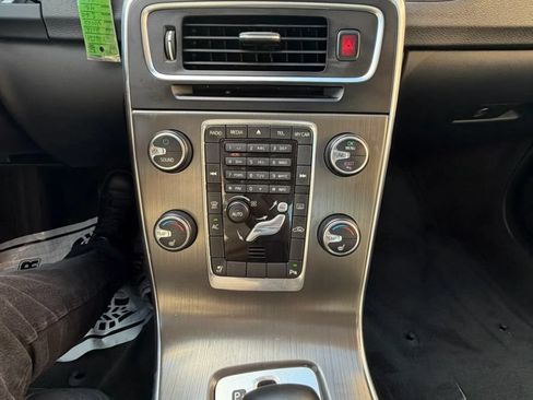 Used 2012 Volvo S60 T5 w/ Climate Pkg FWD image 16