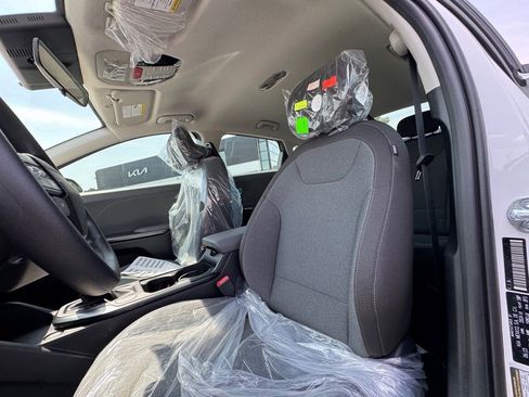 New 2025 Kia K4 LXS image 11