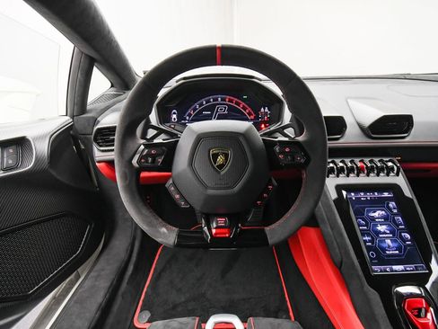 Used 2023 Lamborghini Huracan Tecnica image 11