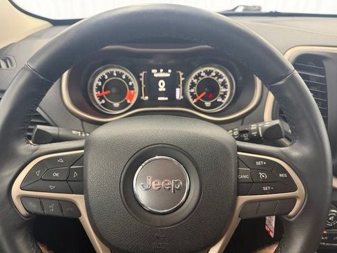 Used 2014 Jeep Cherokee Latitude AWD/4WD image 6