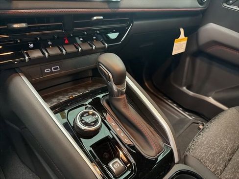 New 2026 Chevrolet Colorado Z71 w/ Technology Package AWD/4WD image 20