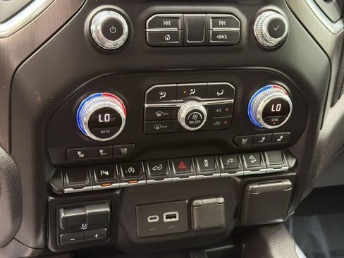 Used 2021 GMC Sierra 1500 AT4 w/ AT4 Value Package AWD/4WD image 18