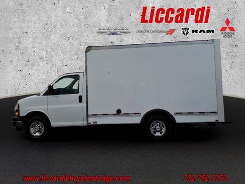 Used 2023 Chevrolet Express 3500 w/ Power Convenience Package image 4