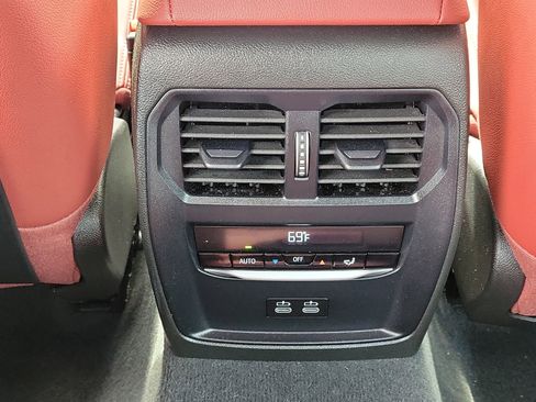 Used 2025 BMW 330i xDrive Sedan image 13