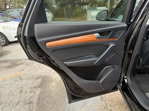 Used 2021 Audi Q5 2.0T Premium image 14