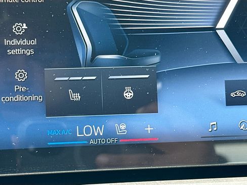 Used 2026 BMW X5 sDrive40i w/ M Sport Package RWD image 21
