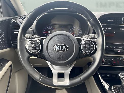 Used 2020 Kia Soul EX FWD image 13