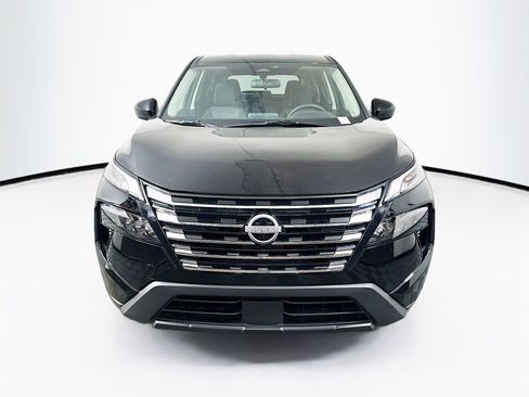 Used 2026 Nissan Rogue SV FWD image 2