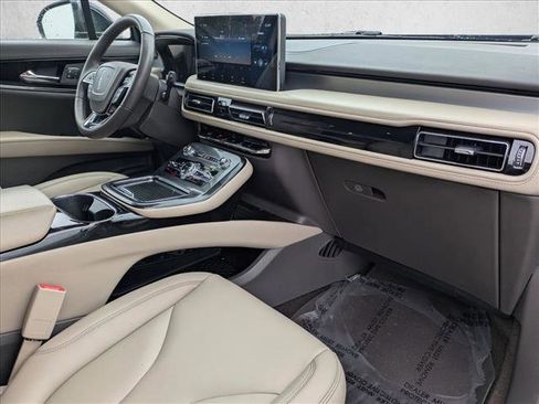 Used 2021 Lincoln Nautilus FWD image 18