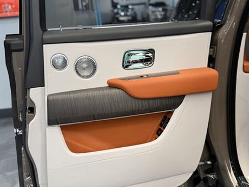 Used 2026 Rolls-Royce Cullinan AWD/4WD image 15