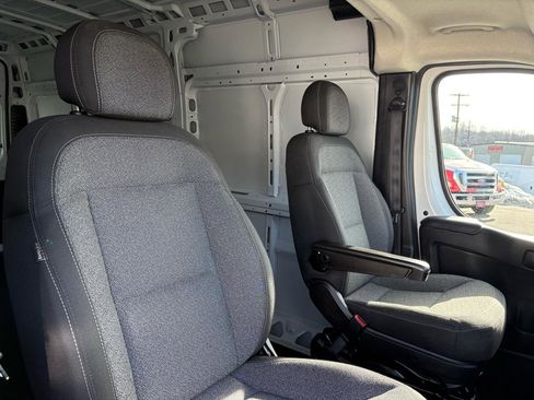 Used 2024 RAM ProMaster 2500 image 15