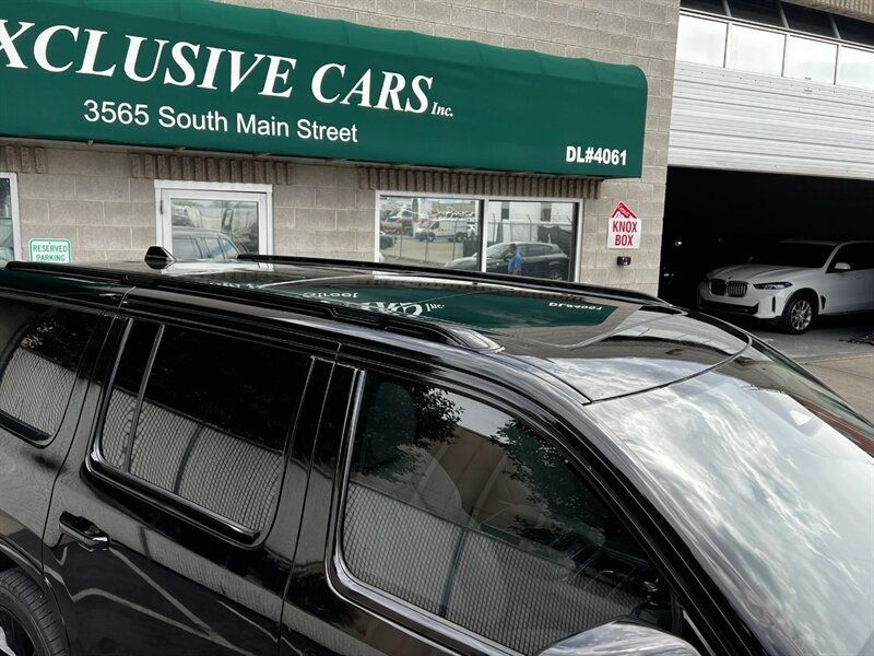 Used 2022 Jeep Wagoneer Series II w/ Premium Group I AWD/4WD image 12