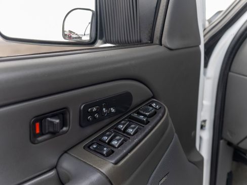 Used 2005 Chevrolet Silverado 3500 LT w/ Heavy-Duty Power Package image 35