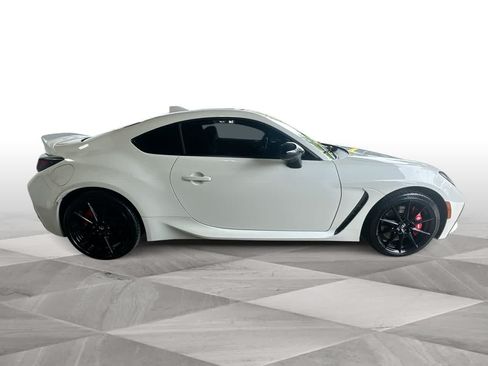 Used 2025 Toyota GR86 Premium w/ Performance Package RWD image 9