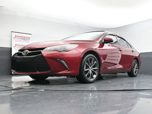 Used 2015 Toyota Camry XSE image 41