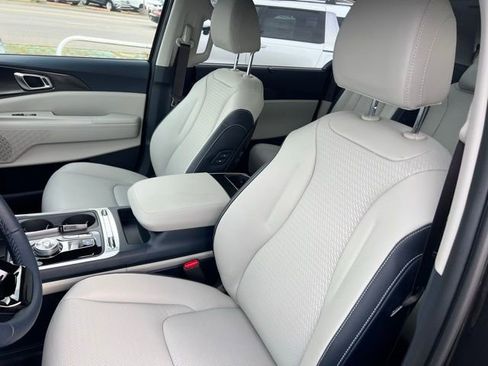 New 2026 Kia Carnival SX Prestige FWD image 14